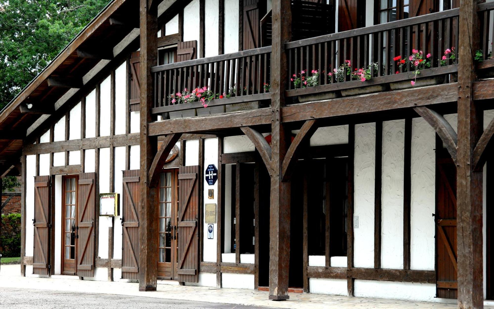 Auberge Des Pins - Teritoria Sabres Kültér fotó