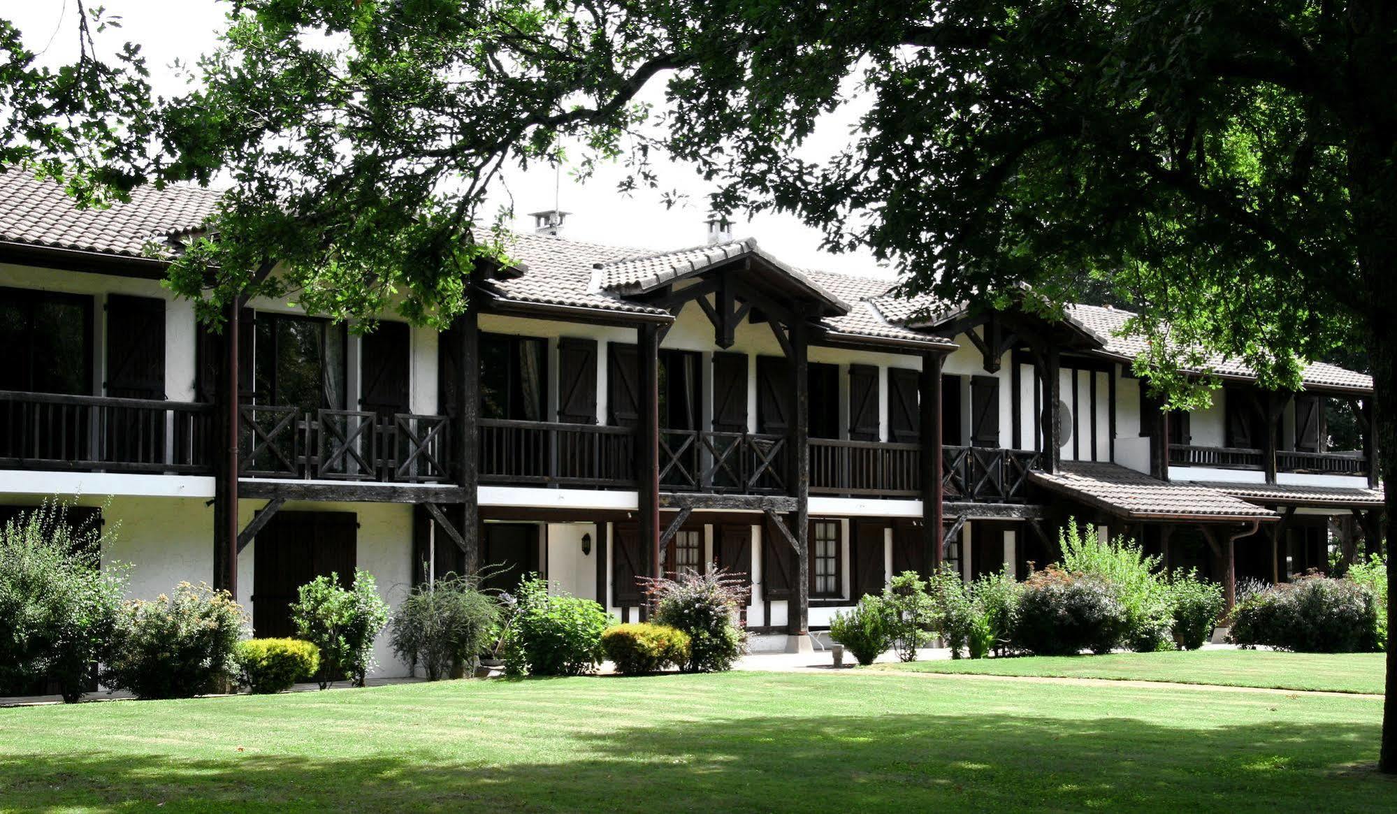 Auberge Des Pins - Teritoria Sabres Kültér fotó