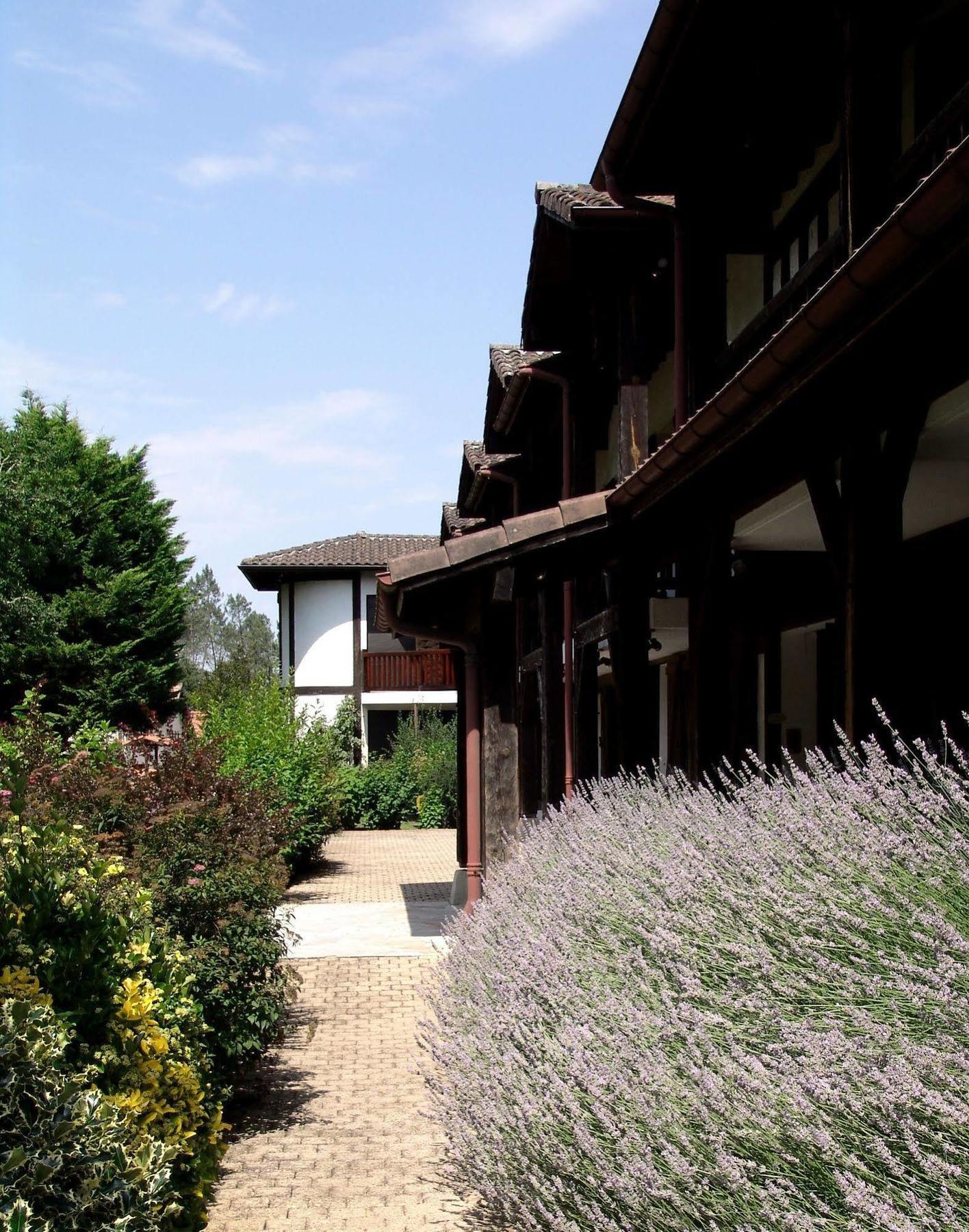 Auberge Des Pins - Teritoria Sabres Kültér fotó
